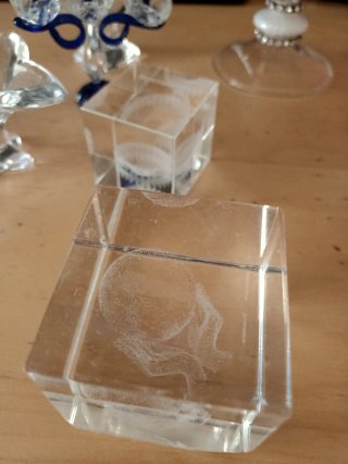 8 oggetti in vetro
