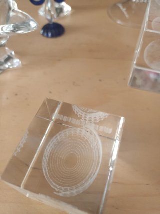 8 oggetti in vetro
