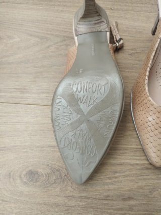 Zapatos DESIREE Beige Talla 39 NUEVOS
