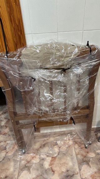 Cuna de madera en buen estado