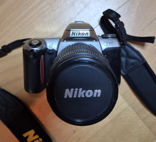 Nikon F65 + 2 objetivos Nikkor+accesorios
