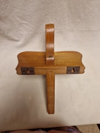 Antigua ménsula o soporte para imágenes