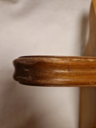 Antigua ménsula o soporte para imágenes