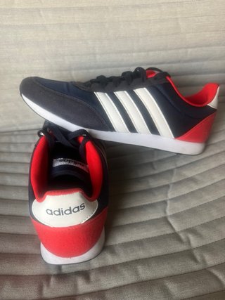 Zapatillas Adidas V Racer 2 azul y rojo