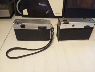 Lotto di 2 fotocamere Agfa Iso-Rapid I e Fujica