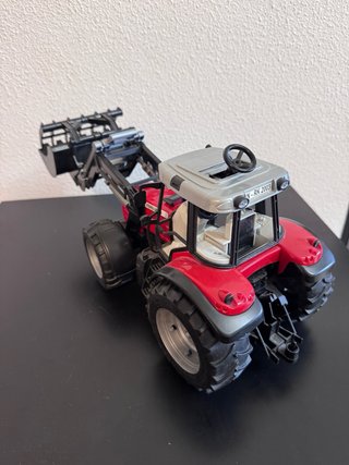 Tractor Bruder Massey Ferguson 7480