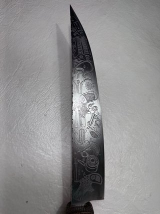 Cuchillo de colección con grabados