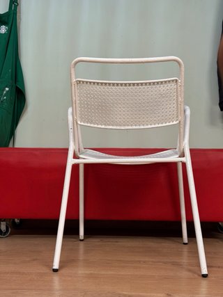 Silla de jardín de acero blanca