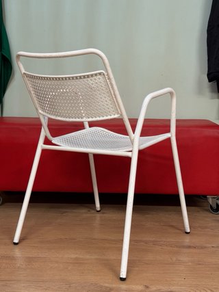 Silla de jardín de acero blanca