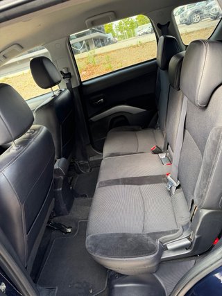 Mitsubishi Outlander 2011