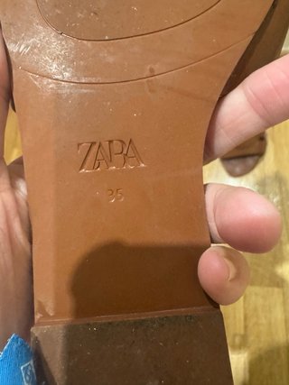 Sandalias planas Zara
