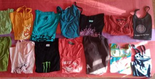 Camisetas de mujer. 14 prendas. Talla S [L13]