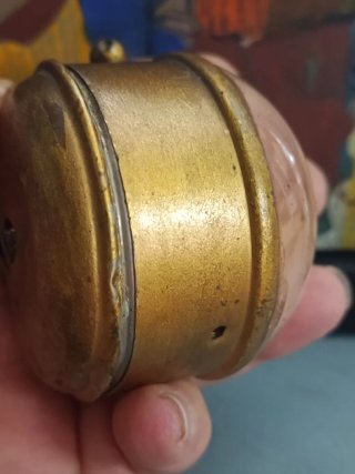 Reloj de sobremesa antiguo raro, lupa. A restaurar