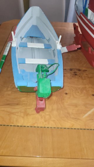 Barco y patera hechos a mano