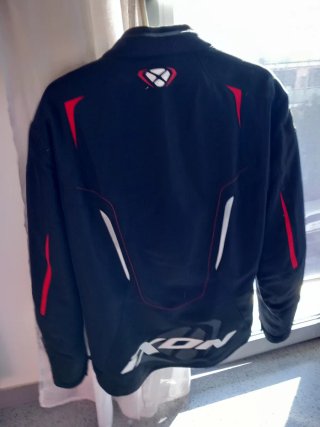 Chaqueta IXON Negra y Roja