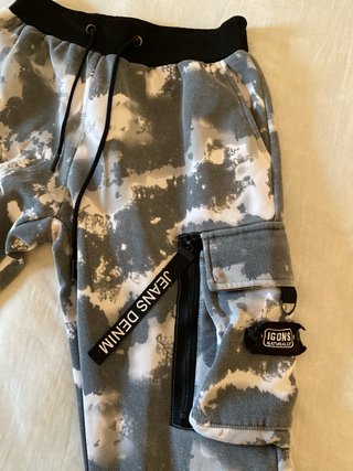 Pantalones Cargo Estampado Gris