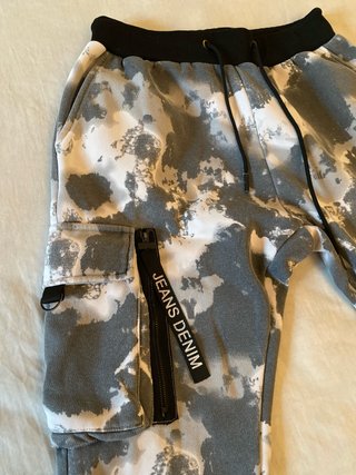 Pantalones Cargo Estampado Gris
