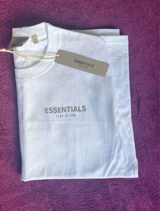 Camiseta Essentials Blanca Talla M