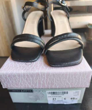 Sandalias de tacón negras Vera Pelle