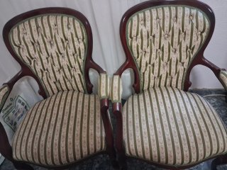 Juego de 2 Sillas de Comedor Estilo Clásico.
