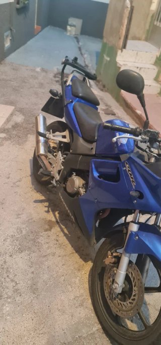 Honda CBR 125R Azul