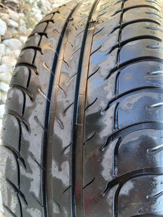 Llantas 4 tornillos y Neumático 205/60r16