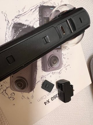 Insta360 X4 + 3 Bat Originales + Accesorios + Caja