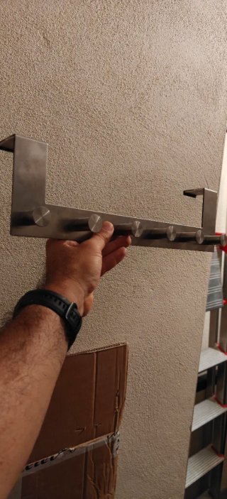 Perchero metálico de pared grundtal