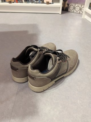 Zapatillas casuales hombre marrones y grises