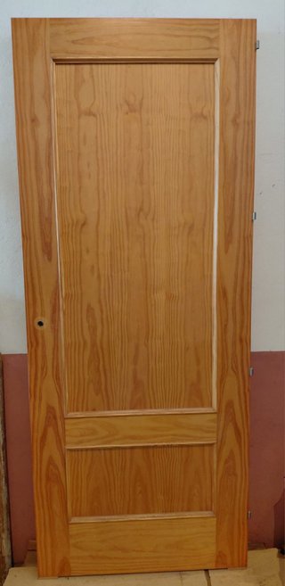 Puertas de madera interior. Dos puertas