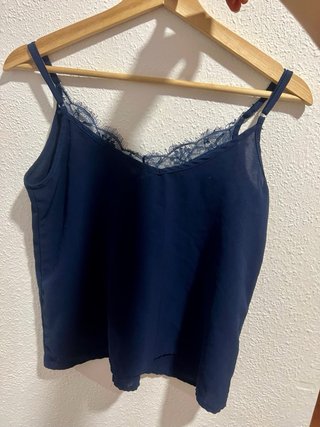 Top tirantes con encaje azul
