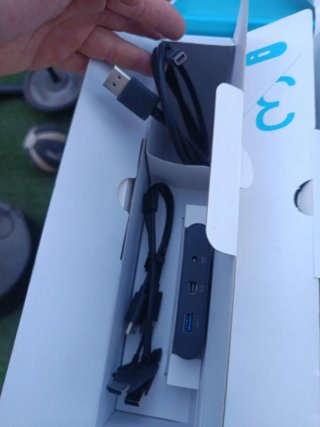HTC Vive Pro + 2 mandos + Base Station 2.0