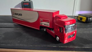 Camión escala Ducati MotoGP