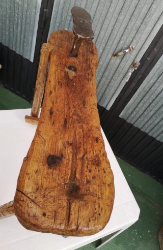 Clavera de zapatero antigua de madera