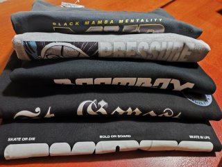 Lote de 5 camisetas NUEVAS! 100% algodón.