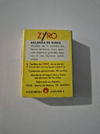 Antigua caja de cerillas Zyro Cera