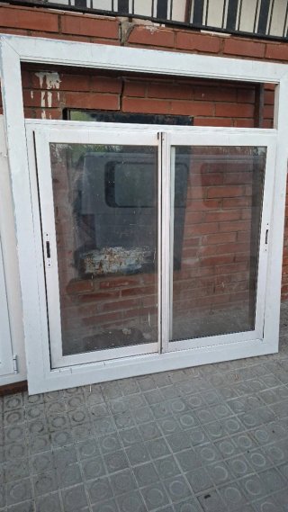 Ventana aluminio corredera 1,41x1,55