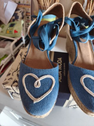 Zapatillas esparto con corazón azul