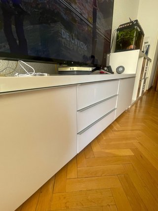 Mueble TV blanco y madera