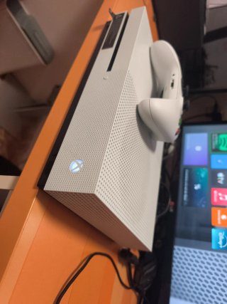 Xbox One S Bianca