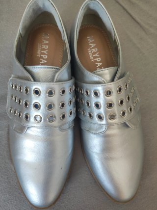 Zapatos Marypaz plateados nuevos