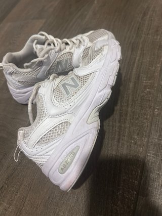 Zapatillas New Balance 530 Gris y Blancas