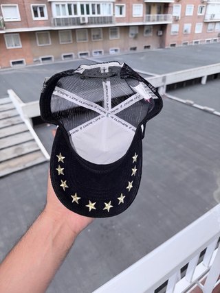 Gorra New Era Beige con Estatua de la Libertad