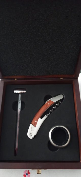 Set de enología en estuche de madera