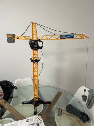 Grúa de juguete con mando a distancia