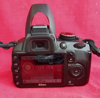 Cámara Réflex Nikon D3100 + Accesorios