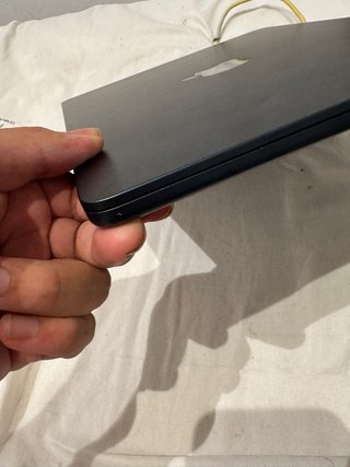 MacBook Air M2 (2022) 8GB RAM