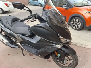 Kymco 400 Maxi Scooter Negro/Gris