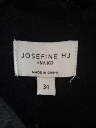 Chaqueta Josephine x NA-KD Negra