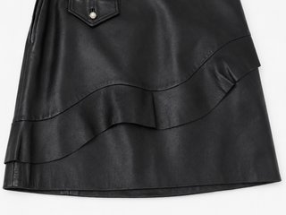 Falda Sandro Piel Negra Volante